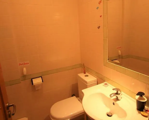 Surf House לינה וארוחת בוקר *