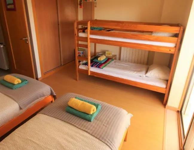 לינה וארוחת בוקר Surf House